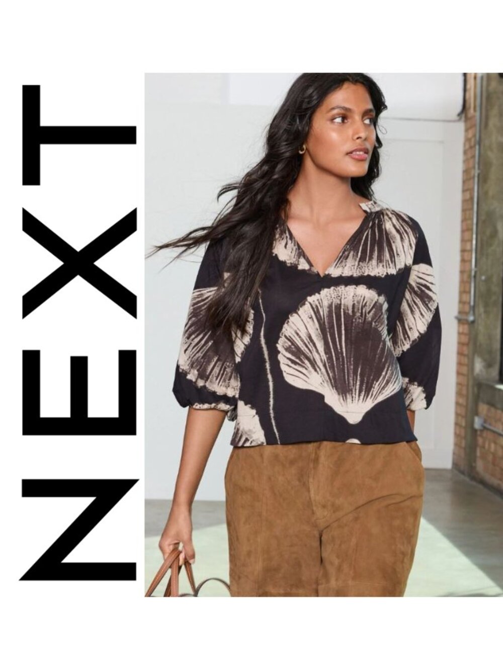 NWT!! NEXT - Black Shell Print Volume Sleeve V-Neck Blouse
